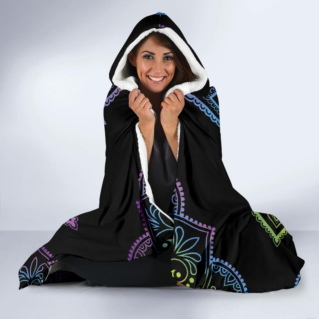 HOODED BLANKET - MANDALA - CENTERED3